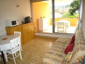 Studio climatisé avec coin nuit et terrasse plein Sud, 10 m², parking inclus - FR-1-100-194